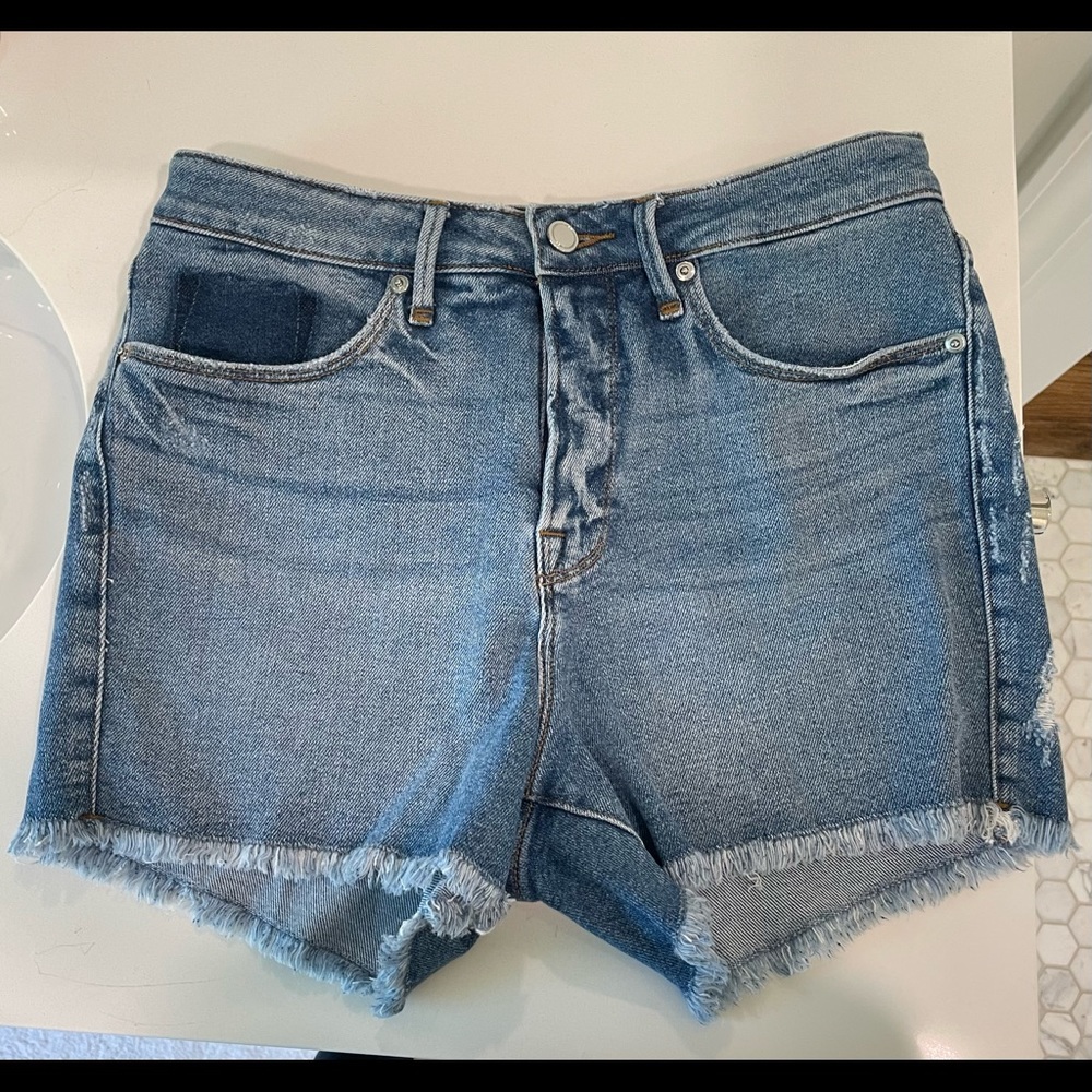 Good American Cut Off Short